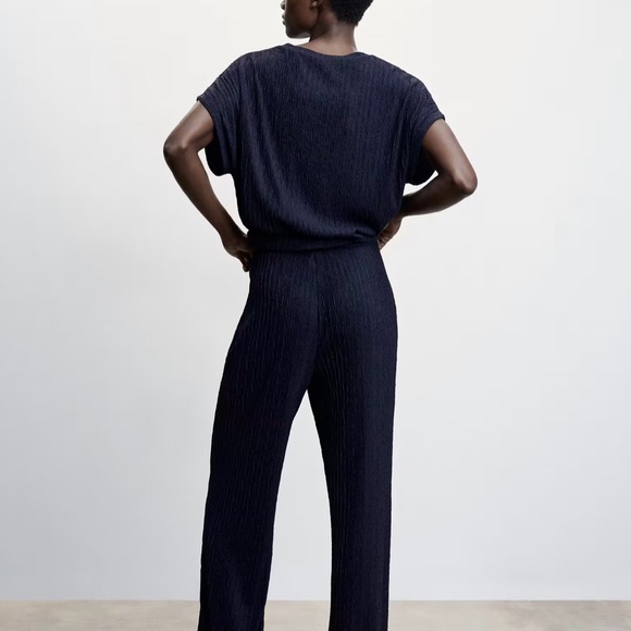 ｛Mango｝Brand New: MANGO,Testured Palazzo Tshirt, Navy blue,M size(Defective) - Picture 3 of 10